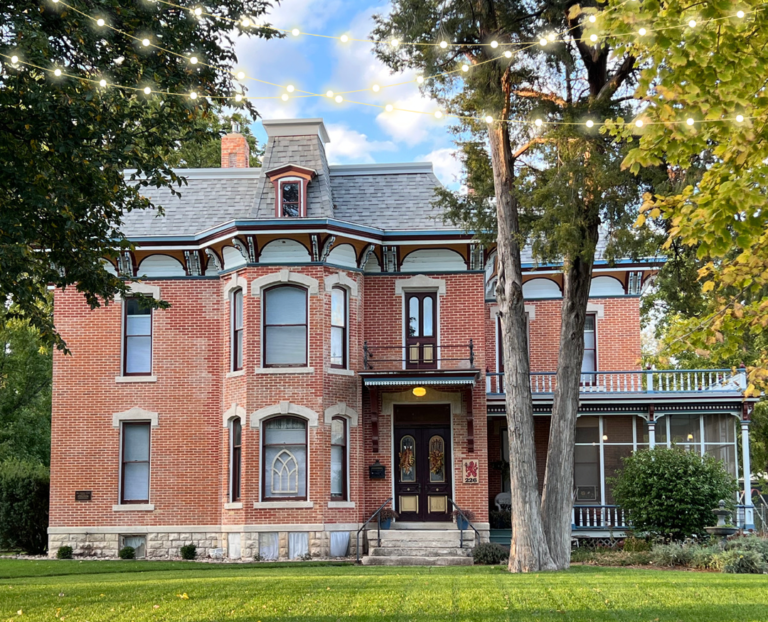 Holiday Homes Tour Sunday in