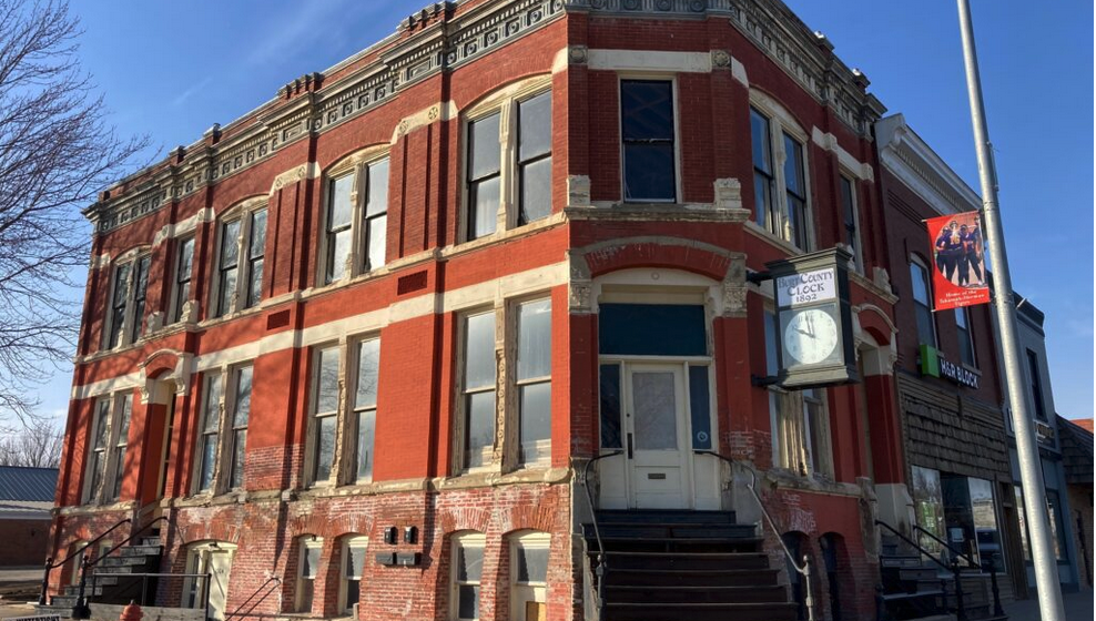 A new rural grant program aims to aid renovation of historic properties in small towns and cities, such as this bank in Tekamah, where restoration work is nearly complete. (Paul Hammel/Nebraska Examiner)