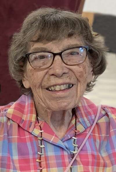 Stella Cheek