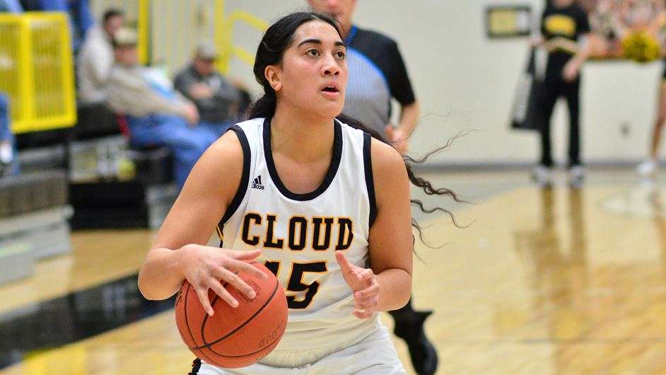 <b>Barton would shut down Cloud County's leading scorer Te Araroa Sopaga, holding her to eight points on Saturday. </b>Photo by Jessica LeDuc courtesy cloudtbirds.com