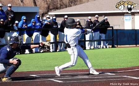 <b>Joel Nieves batting against Western Nebraska-Barton Athletics</b>