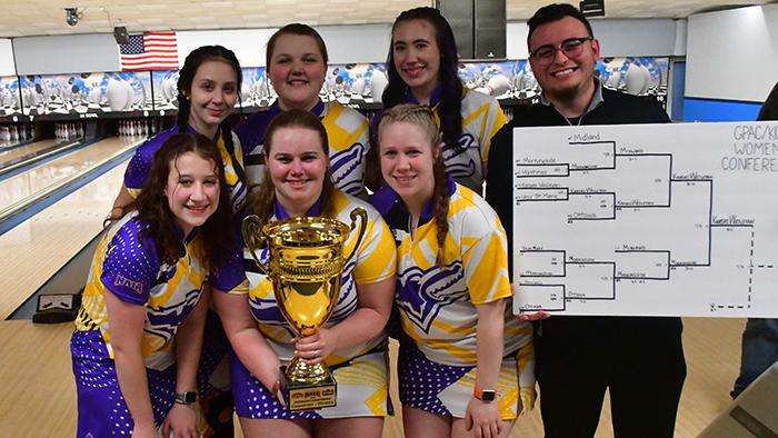 Photo courtesy <a href="http://kwucoyotes.com">kwucoyotes.com</a>