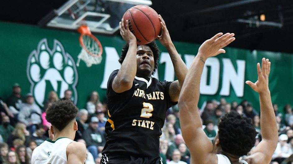 FHSU's Nyjee Wright attempts a shot at NW Missouri State (Courtesy FHSU Athletics, Ryan Prickett)