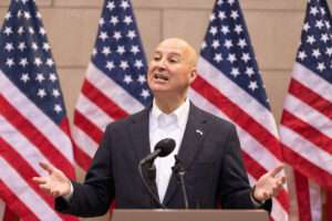  Nebraska Gov. Pete Ricketts  (Rebecca S. Gratz for the Nebraska Examiner)
