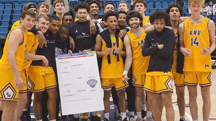 Image courtesy <a href="http://kwucoyotes.com">kwucoyotes.com</a>