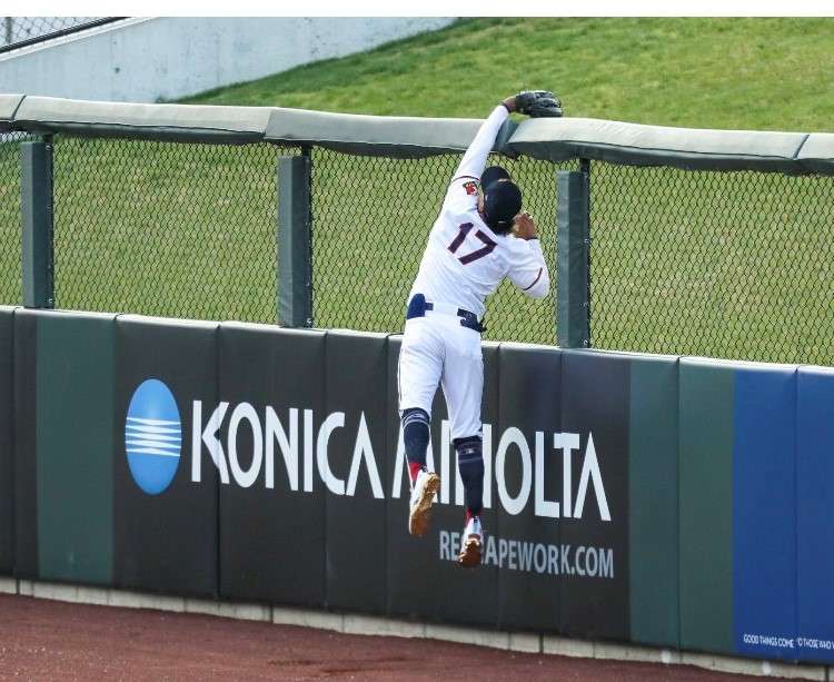 <b>Wind Surge's&nbsp;Leobaldo Cabrera makes a leaping catch to rob Midland’s Jeremy Eierman of a home run in the first inning.</b> Photo courtesy Wichita Wind Surge