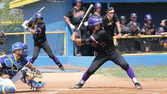 Photo courtesy <a href="http://kwucoyotes.com">kwucoyotes.com</a>