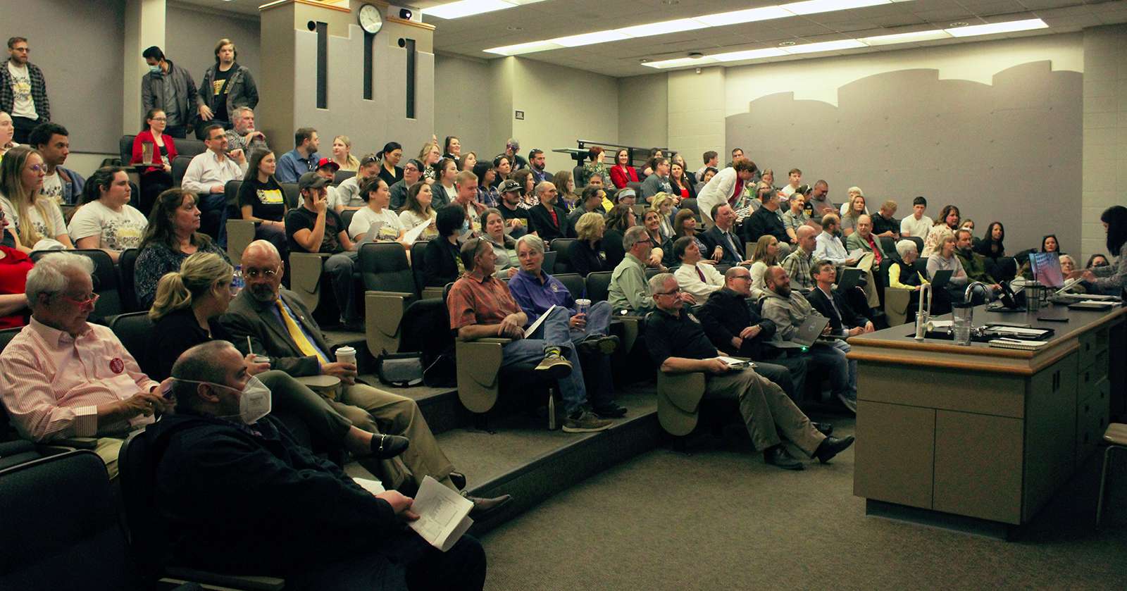 A meeting of the Fort Hays State University Faculty Senate Tuesday to discuss proposed changes in the College of Arts, Humanities and Social Sciences. Photo by Cristina Janney / Hays Post<br>