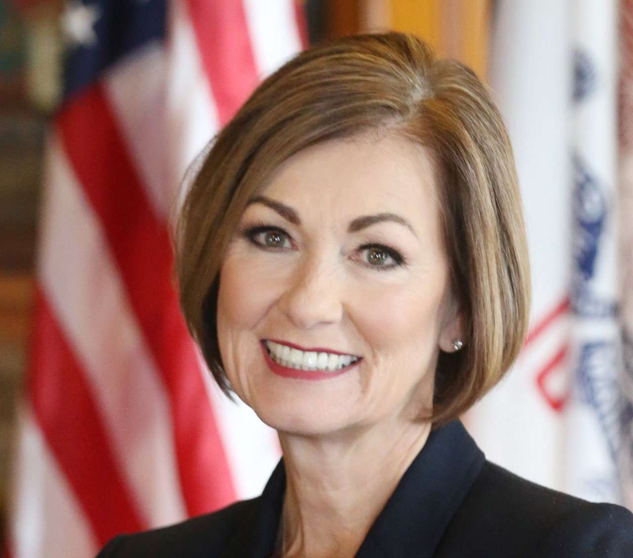 Governor Kim Reynolds (cropped).jpg