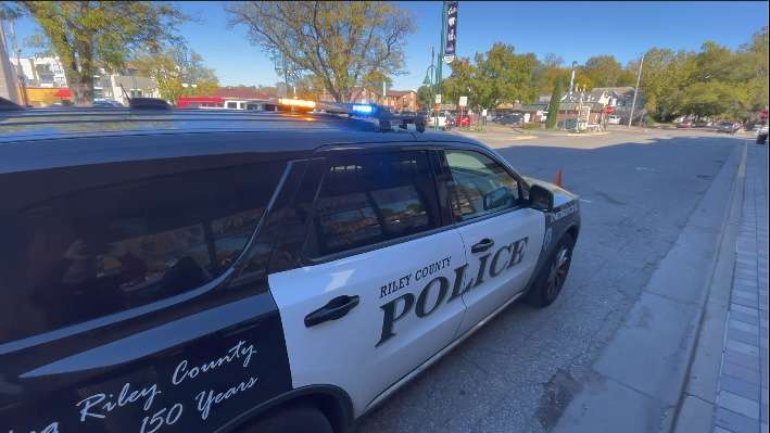 Police: $10,000 in jewelry missing from Kansas hotel room