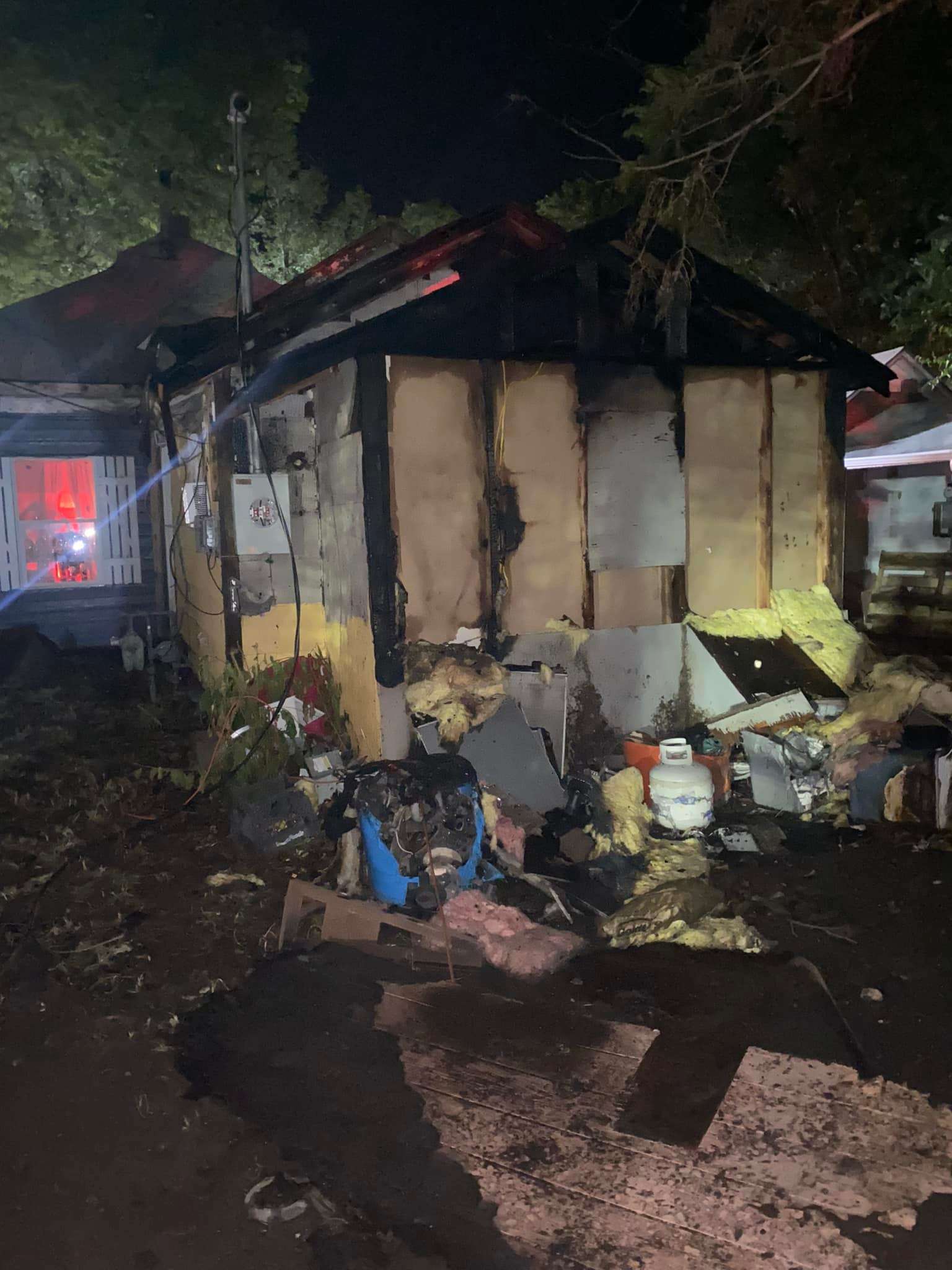 Junction City firefighters respond to Saturday night fire
