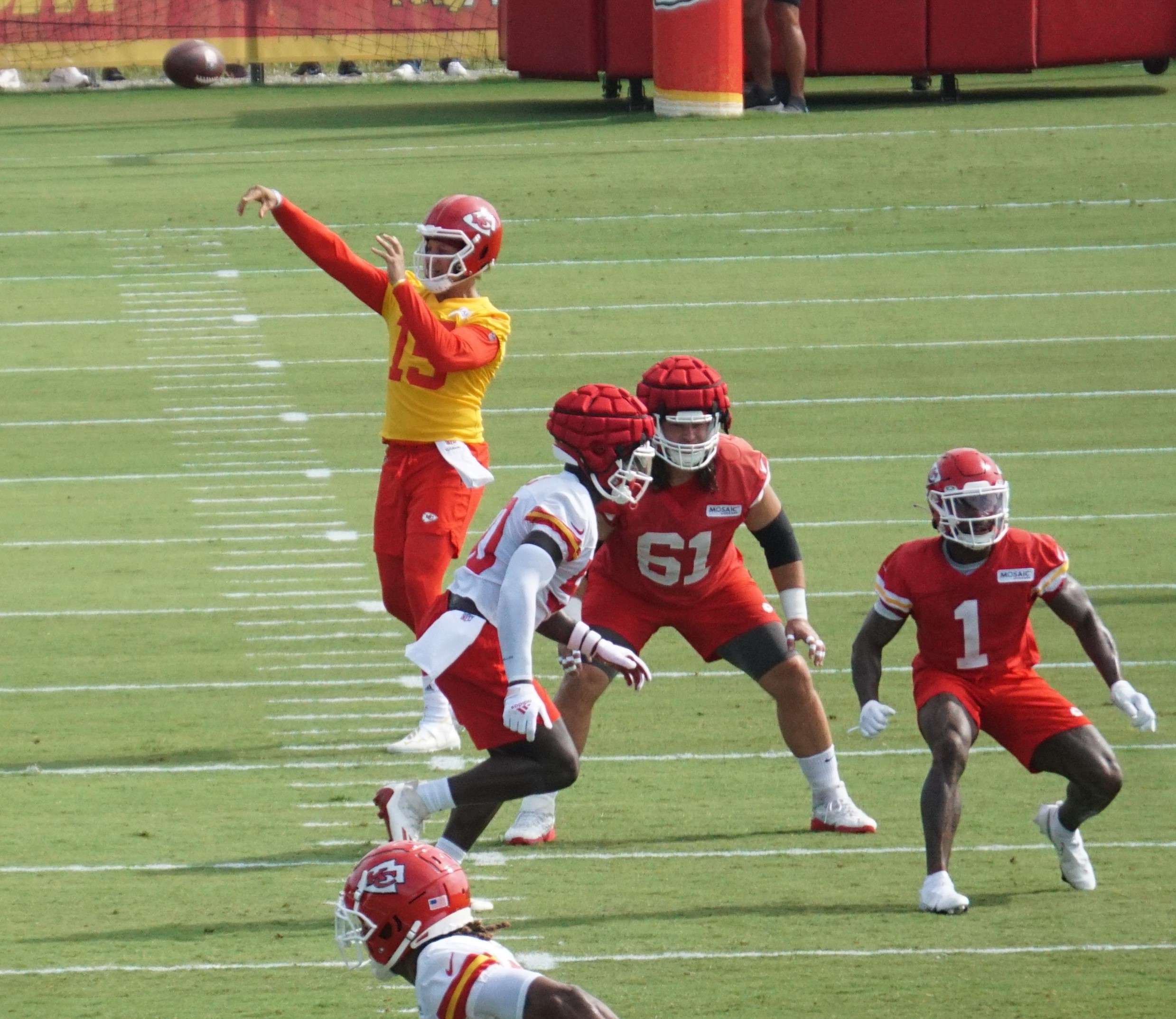 Patrick Mahomes during 7-on-7. Photo by Tommy Rezac