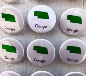 Bling at a 2022 Google event in Papillion to announce an investment. (Cindy Gonzalez/Nebraska Examiner)