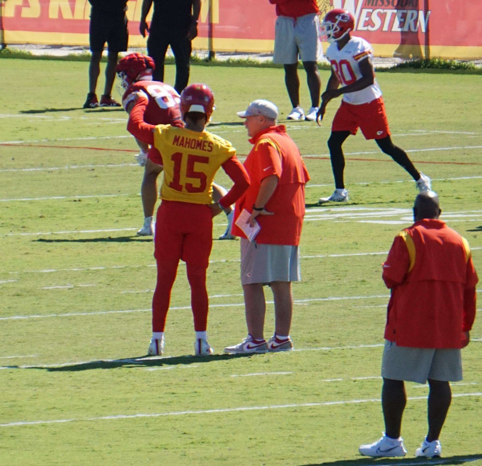 Patrick Mahomes and Andy Reid have a chat during drills Saturday. Photo by Tommy Rezac.