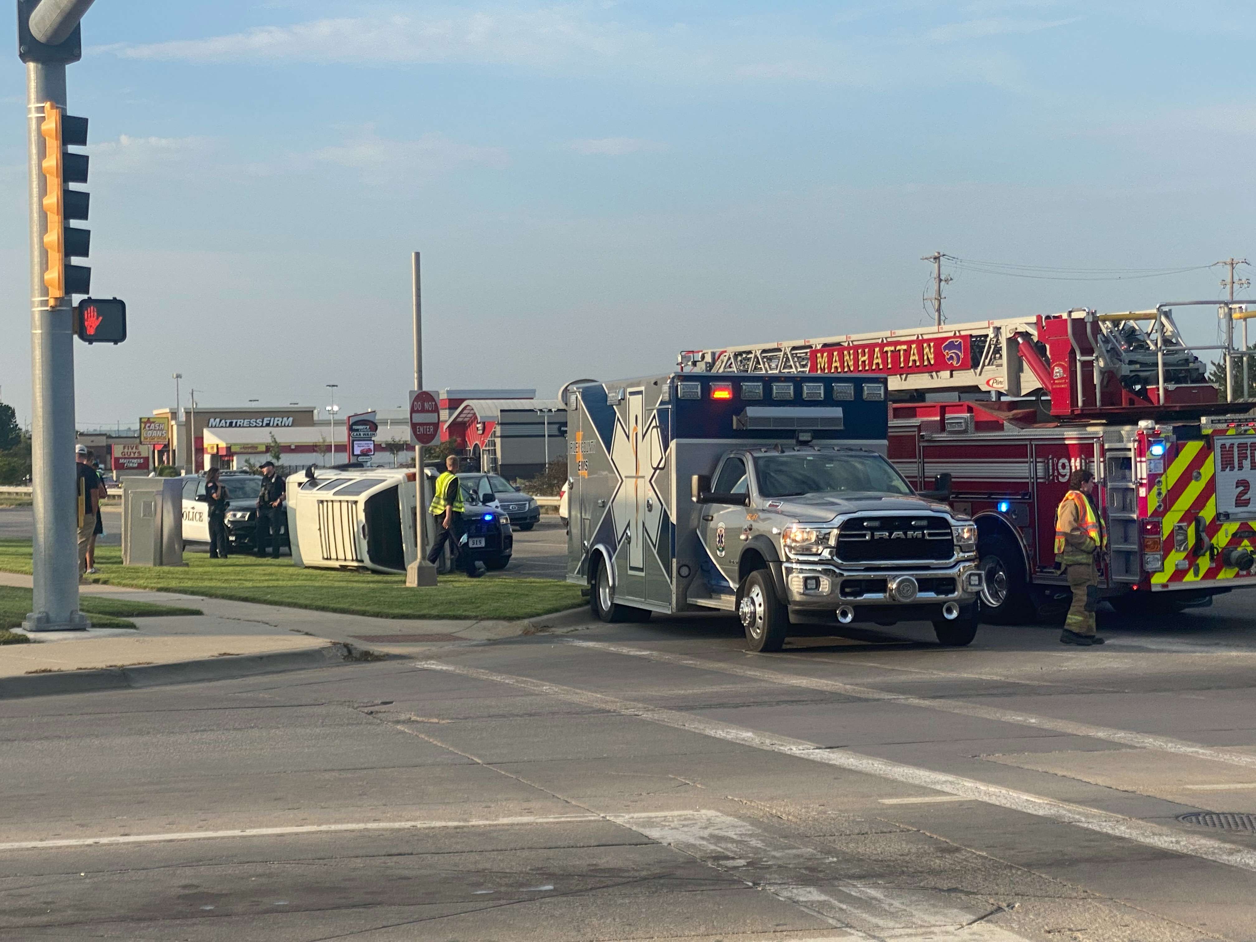 Crash at Leavenworth and Tuttle Creek Blvd