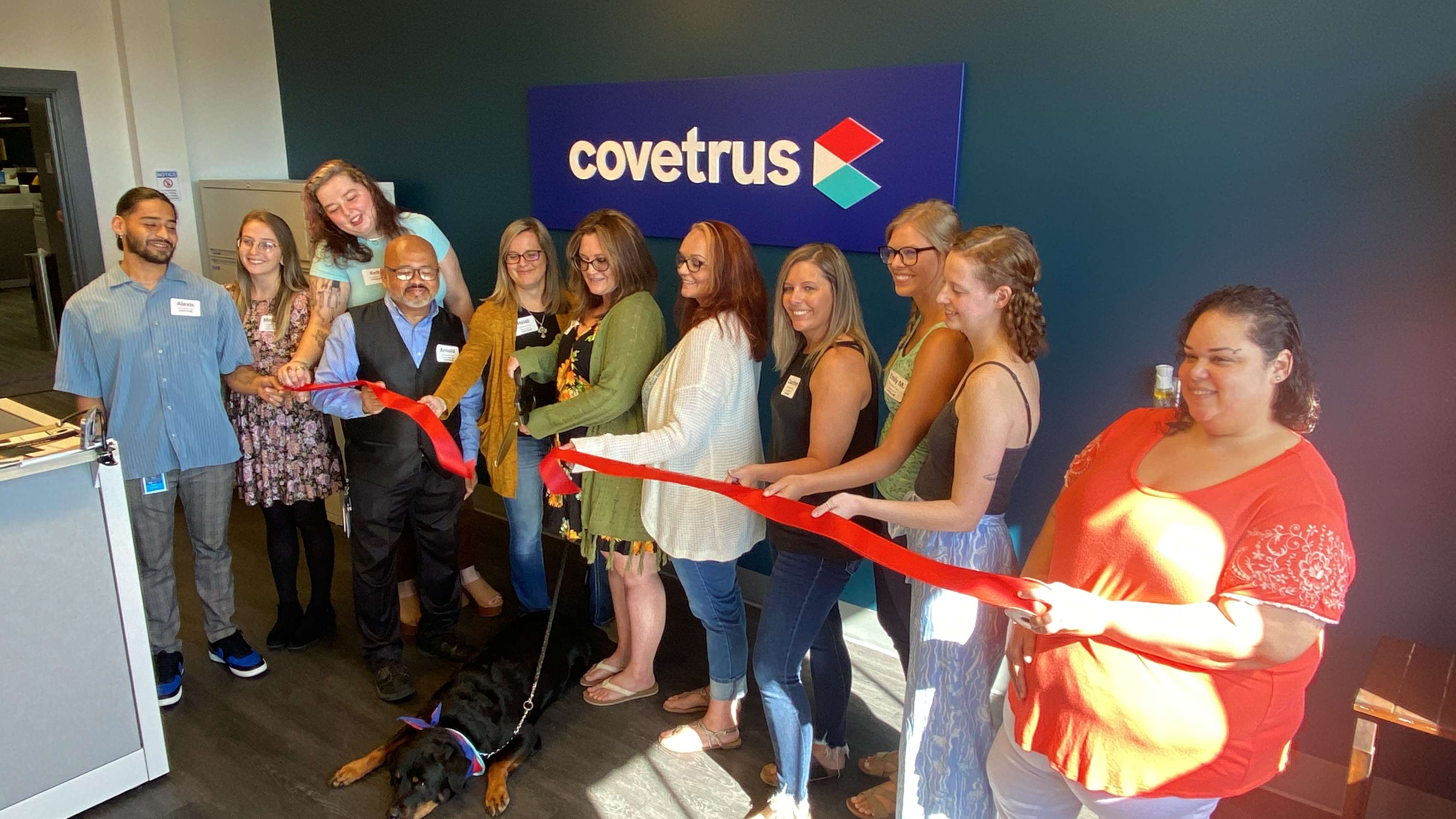 Covetrus ribbon cutting on 8/30, photo by Becky Goff