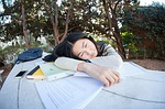 Help college students get enough sleep? Pay them to go to bed