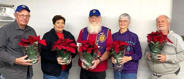 Natoma Lions Club delivered glad tidings during the annual
“Remember the Elderly" event. Pictured left to right are Gail Griffin, Marge Kertz, David George, Beverly Hachmeister, David Kertz. (Not shown:
Corinnne Masters, Shawna Dunlap, Terry Tucker.) Courtesy photo, Corinne Masters<br>
