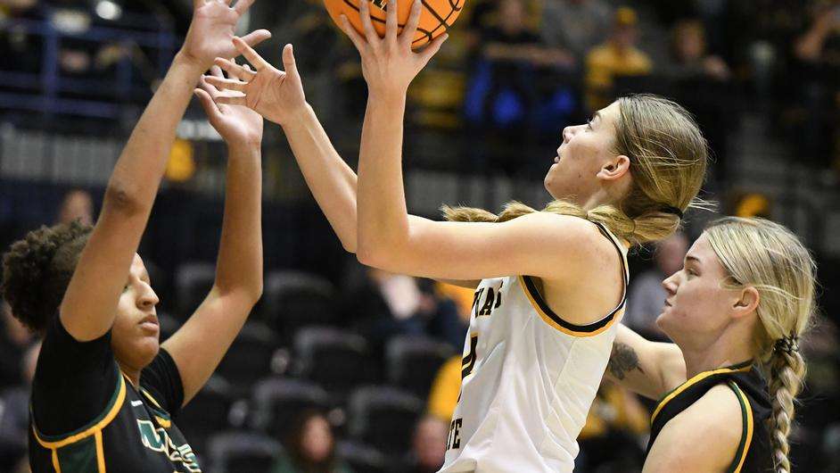 Kate Dilsaver scored a career-high 16 points vs. No. 11 Missouri Southern State Thursday at Gross Memorial Coliseum. (FHSU Athletics photo/Nicole Hietmann)