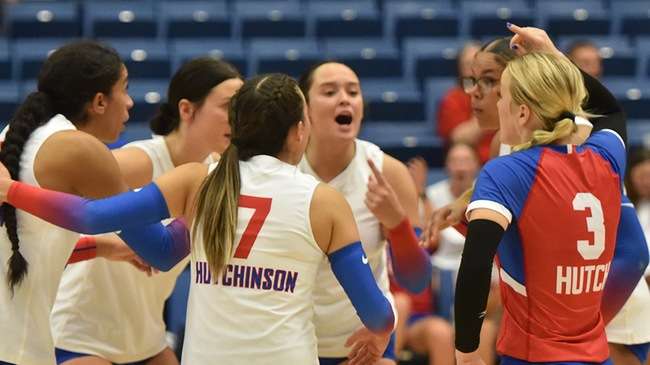 The Blue Dragon Volleyball team falls in straight sets to Seward County on Wednesday night in Liberal. (McKenzie Franklin/Blue Dragon Sports Information)
