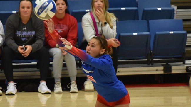 Freshman Alondra Velez tied her season high of 16 digs twice on Friday at the Dennis South Memorial Invitational in Council Bluffs, Iowa. (McKenzie Franklin/Blue Dragon Sports Information)