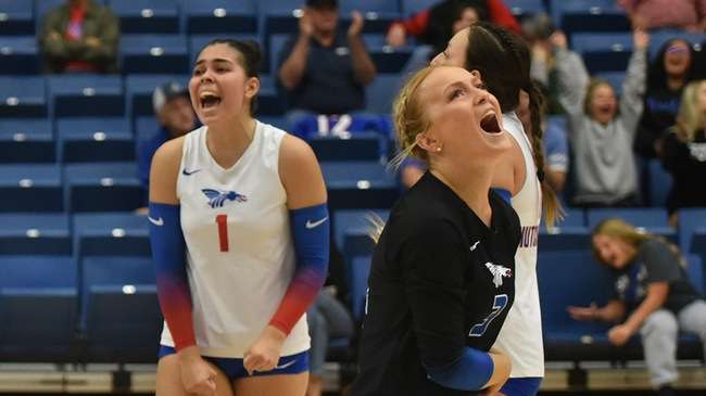 HutchCC Volleyball vs Garden City.jpg