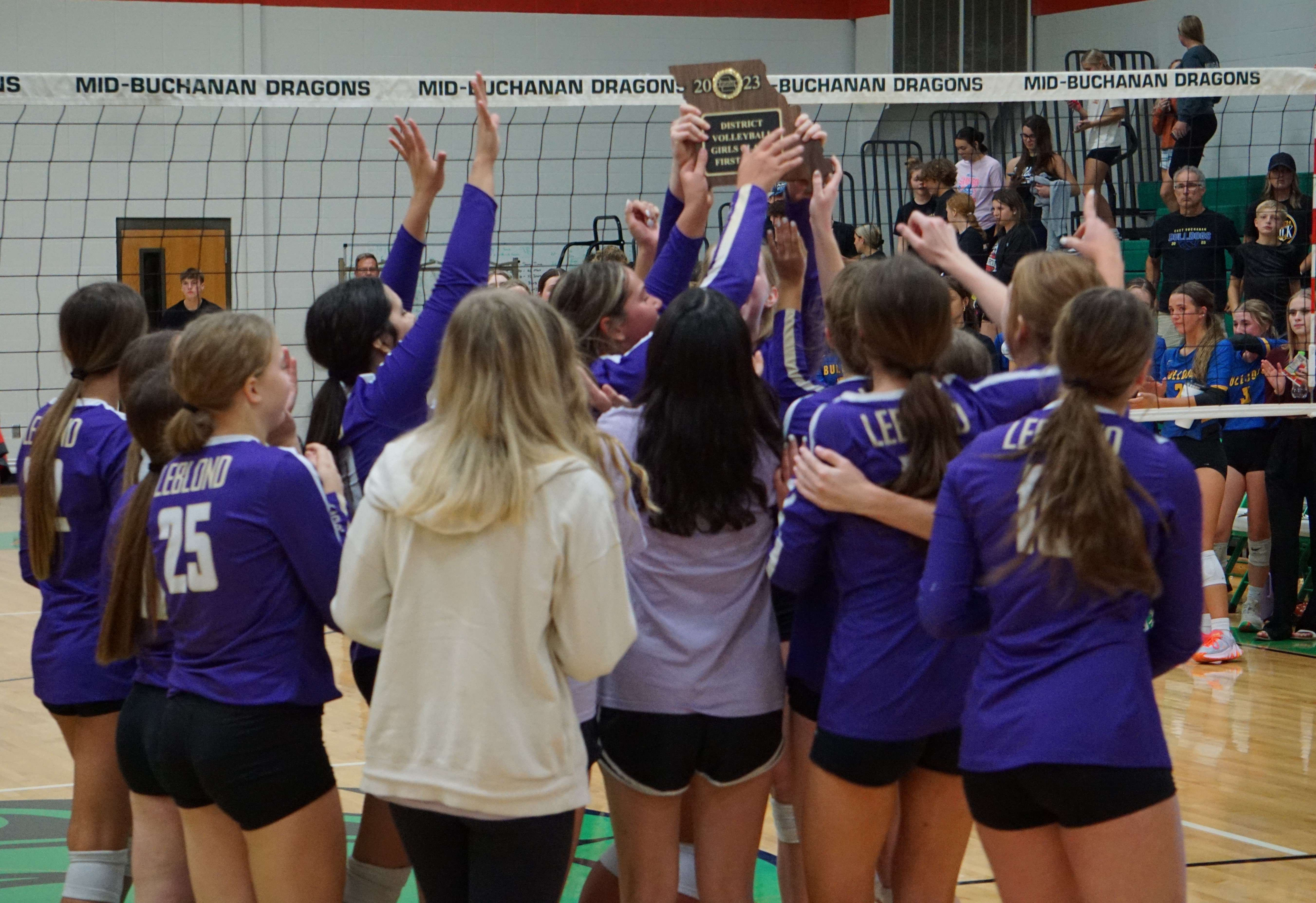 LeBlond volleyball sweeps East Buchanan to earn district title
