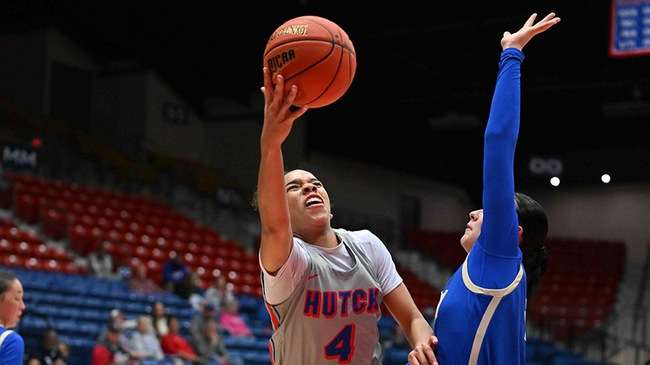 Hailey Jackson and the No. 22 Blue Dragons play at No. 11 Dodge City at 1 p.m. on Saturday in Dodge City (Andrew Carpenter/Blue Dragon Sports Information)