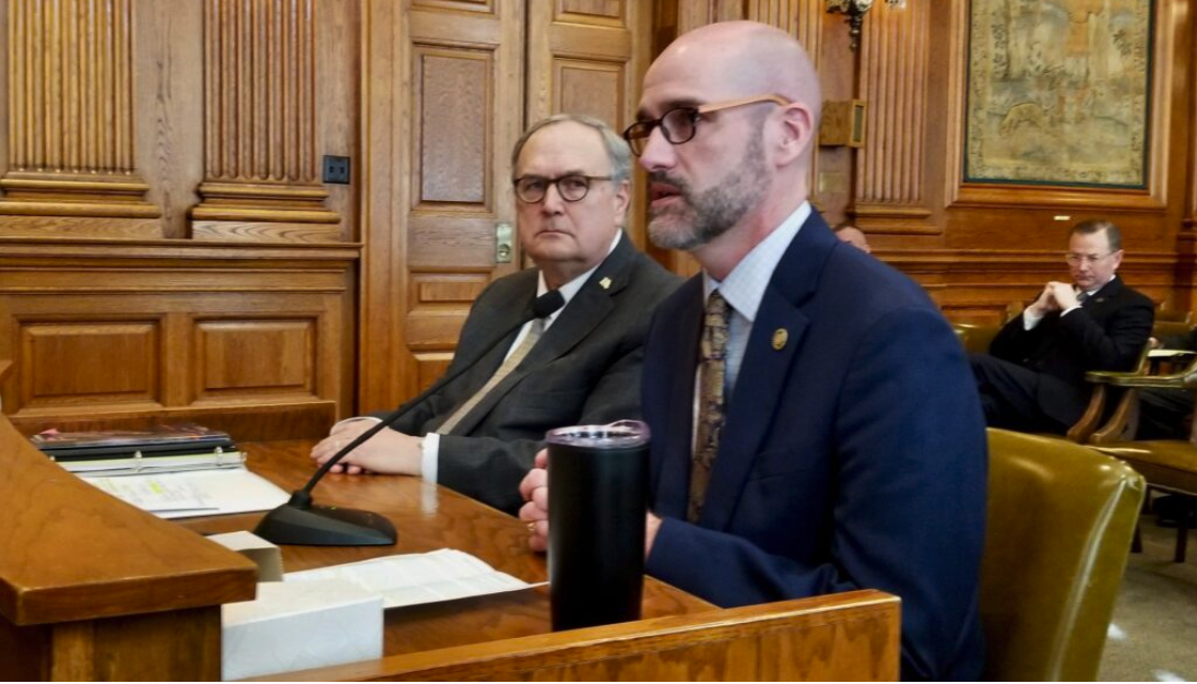 Warren Erdman of Kansas City, left, a nominee for the Highways and Transportation Commission, listens as Sen. Greg Razer introduces him Wednesday to the Senate Gubernatorial Appointments Committee (Rudi Keller/Missouri Independent).