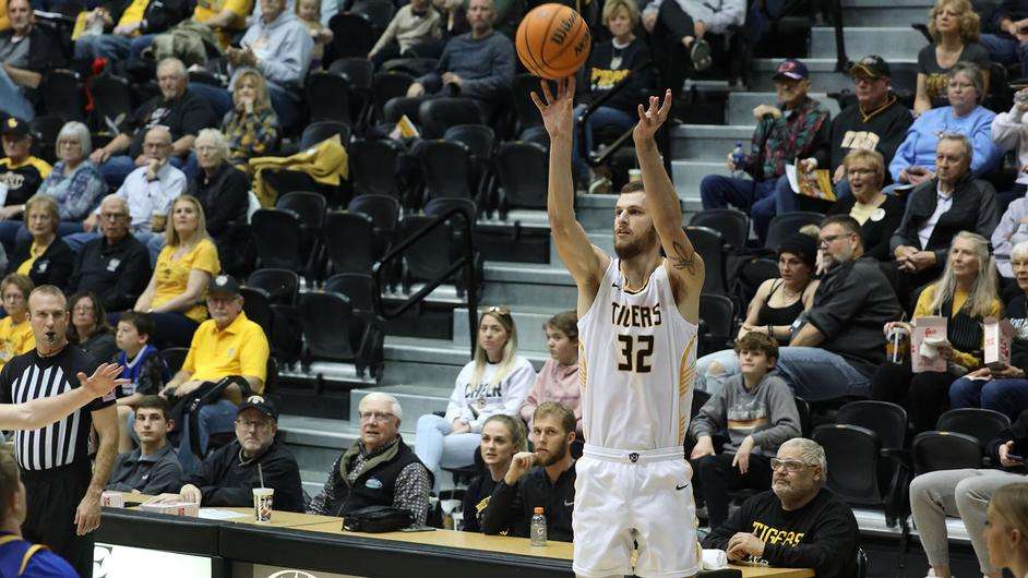 Fort Hays State forward Hagen Hilgendorf (32) attempts a 3-point shot vs. Nebraska-Kearney on Saturday, Jan. 14, 2023 in Hays, Kan. (FHSU Athletics photo/Madison Shapland)