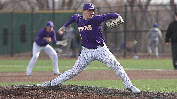 Photo courtesy <a href="http://kwucoyotes.com">kwucoyotes.com</a>