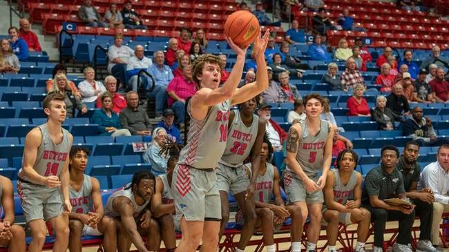 HutchCC Men host Dodge City