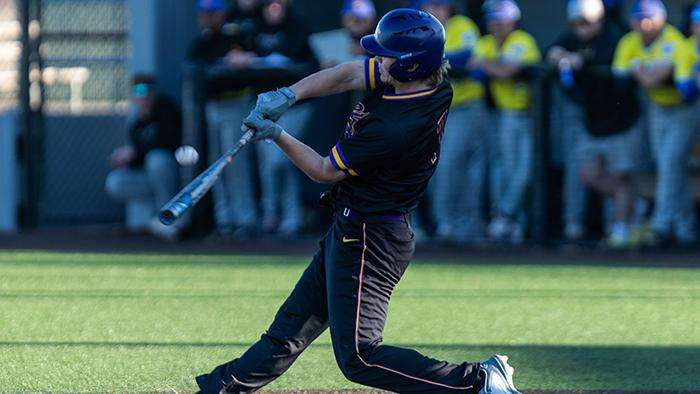 Photo courtesy <a href="http://kwucoyotes.com">kwucoyotes.com</a>