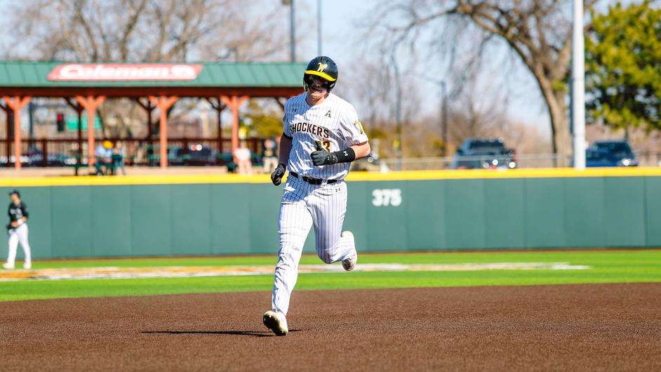 WSU Baseball gets win over Oakland.jpg