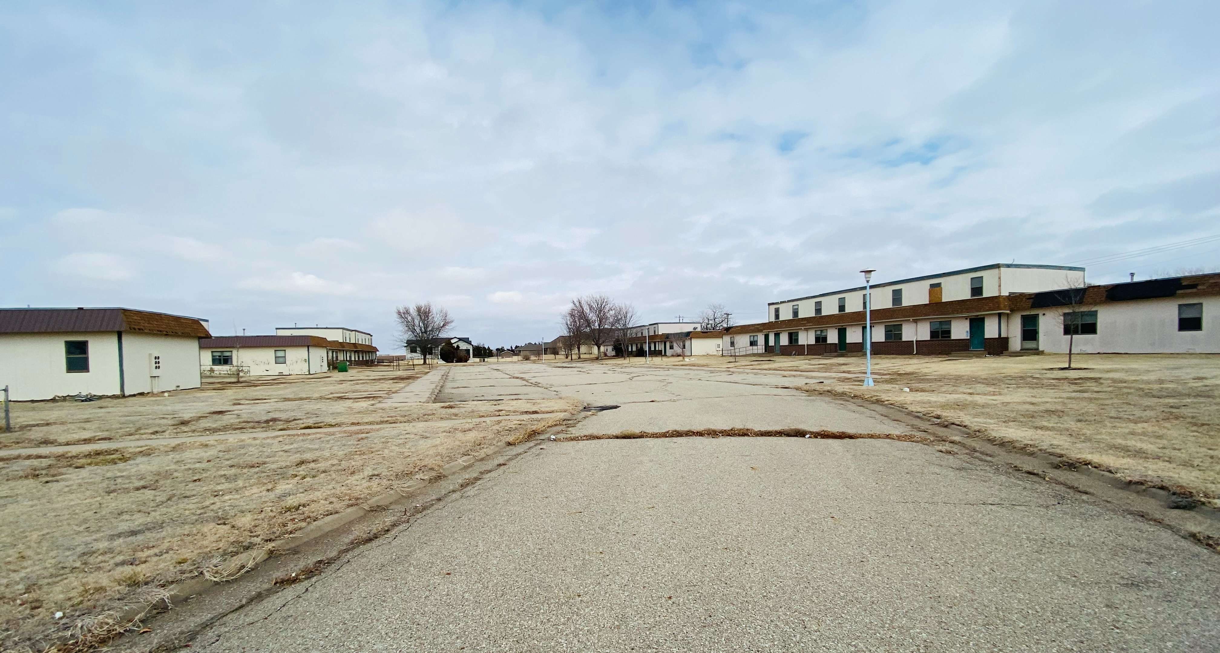 Asbestos removal will begin March 20 on the vacant apartment complex in Hoisington.