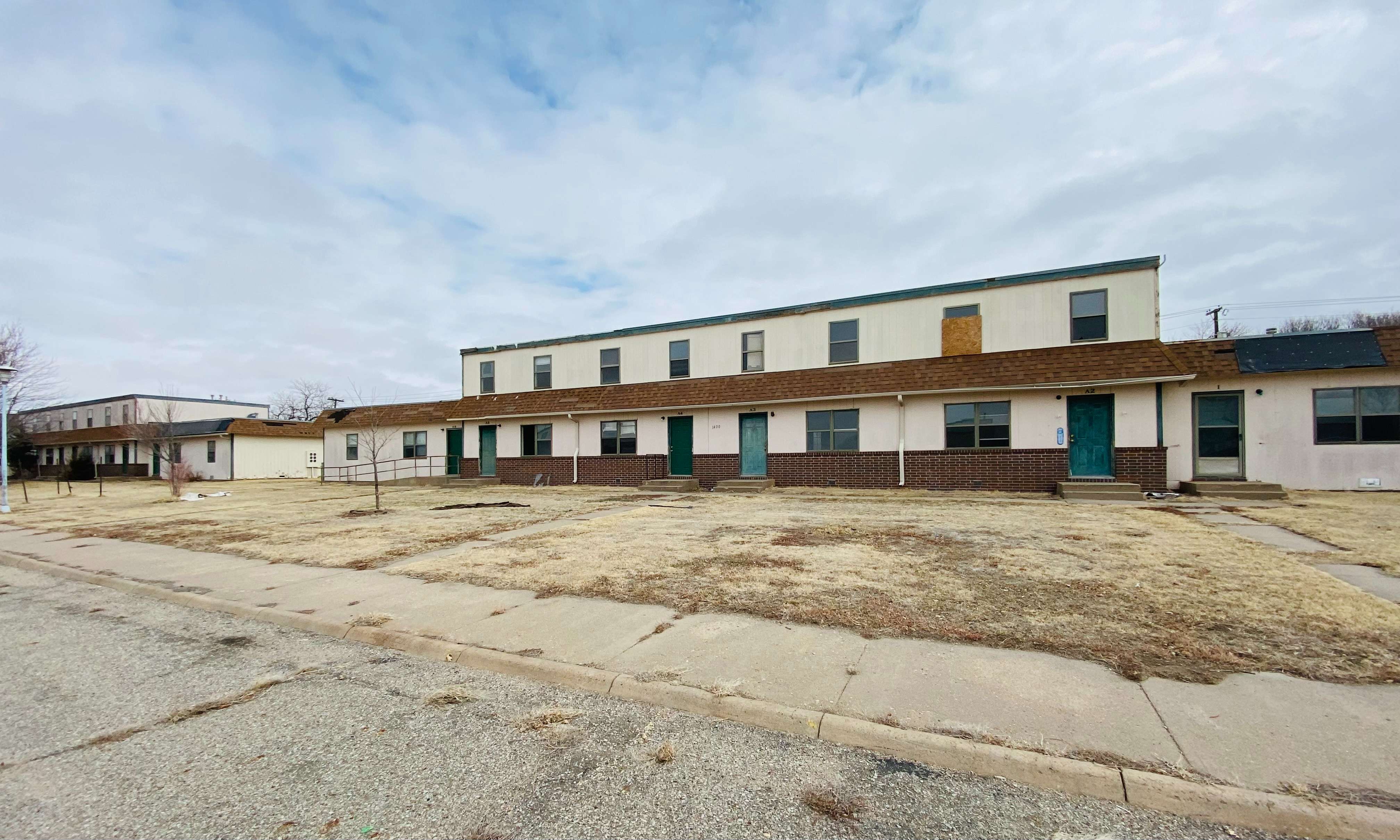 Asbestos removal this month on vacant Hoisington apartments
