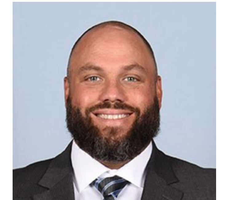 🏈 Kansas community college coach joining staff of LA Chargers