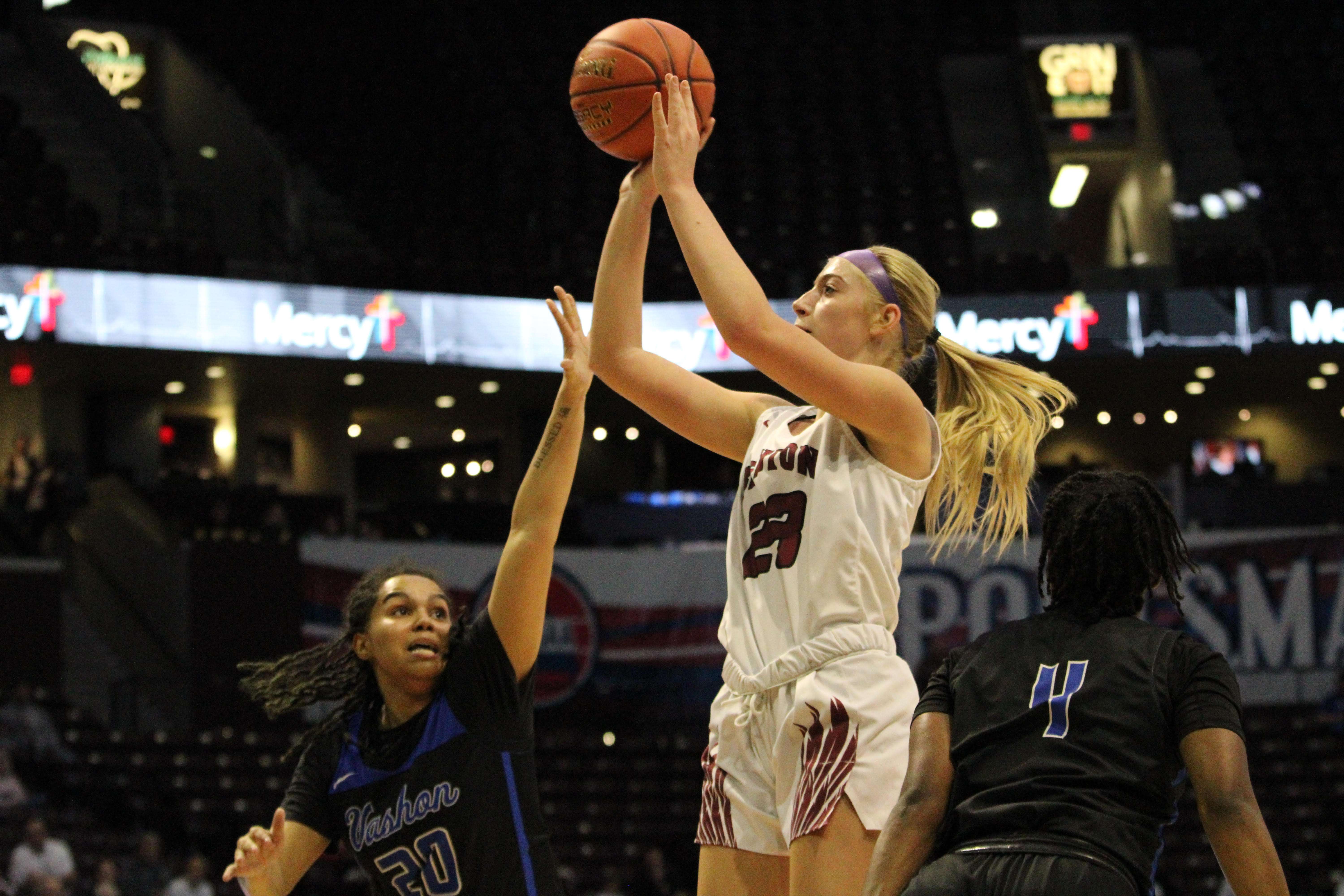 Andrea Simmons (23) goes up for a shot.