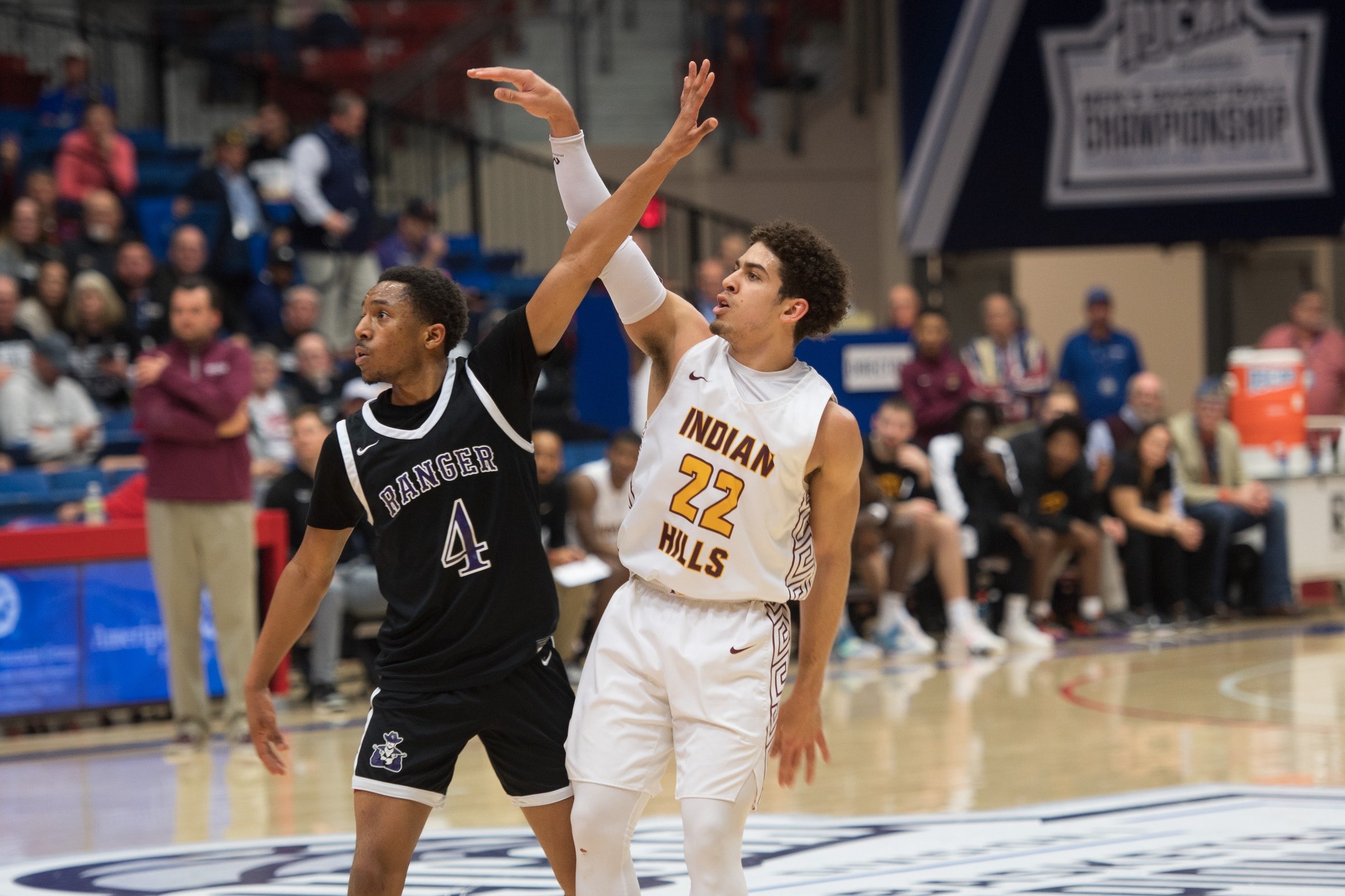 Indian Hills advances to the quarter-finals