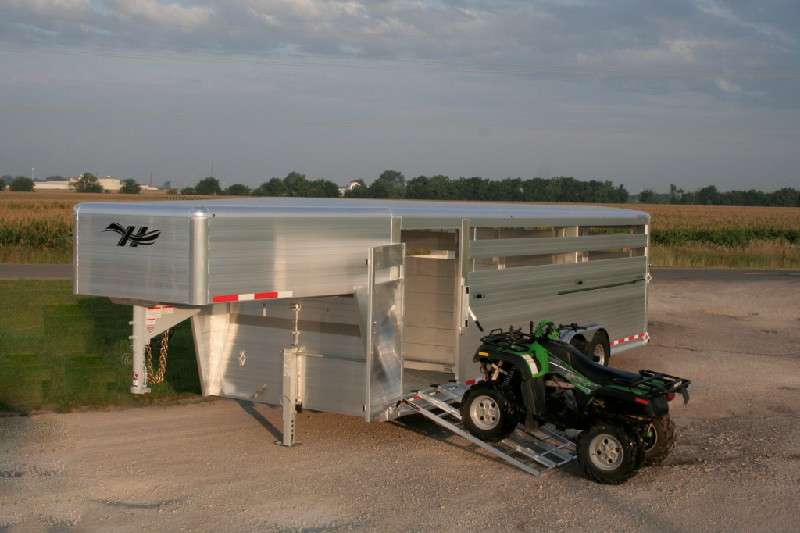 <b>Kansas State University's Technology Development Institute designs and fabricates custom machinery to assist Hillsboro Industries in fabricating their double-walled aluminum trailers.</b> Photo courtesy&nbsp;<i>K-State News &amp; Communications Services</i>