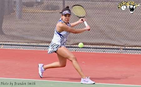 <b>Clara Penido - Barton Athletics</b>