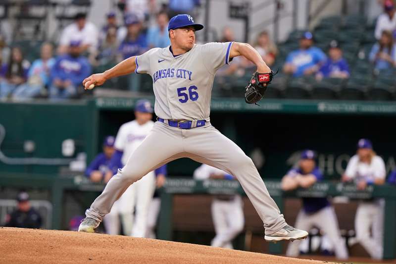 <b>Kansas City Royals starting pitcher Brad Keller throws during the first inning of the game against the Texas Rangers in Arlington, Texas, Wednesday.</b> (AP Photo/LM Otero)