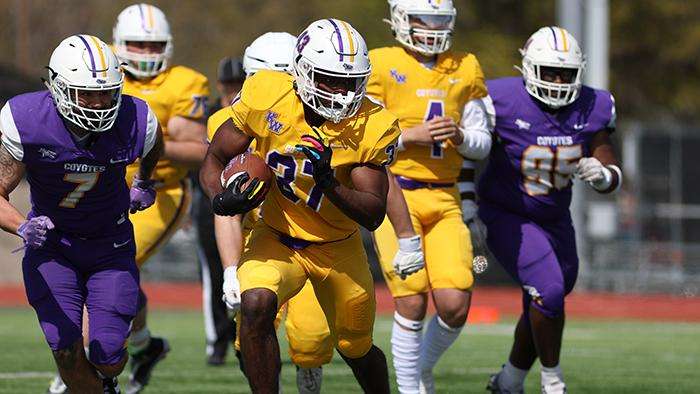 Photo courtesy <a href="http://kwucoyotes.com">kwucoyotes.com</a>