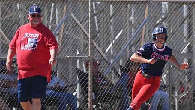 The Blue Dragon Softball team moves up to No. 14 in this week's NJCAA Division I rankings. (Andrew Carpenter/Blue Dragon Sports Information)