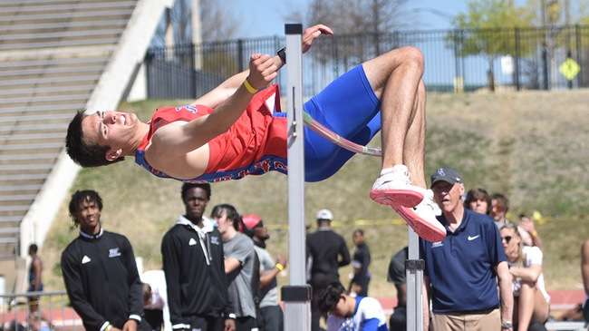 Alexander Holt wins in the Mike Kirkland/Southwestern Relays on Saturday in Winfield (Steve Carpenter/Blue Dragon Sports Information)<br>