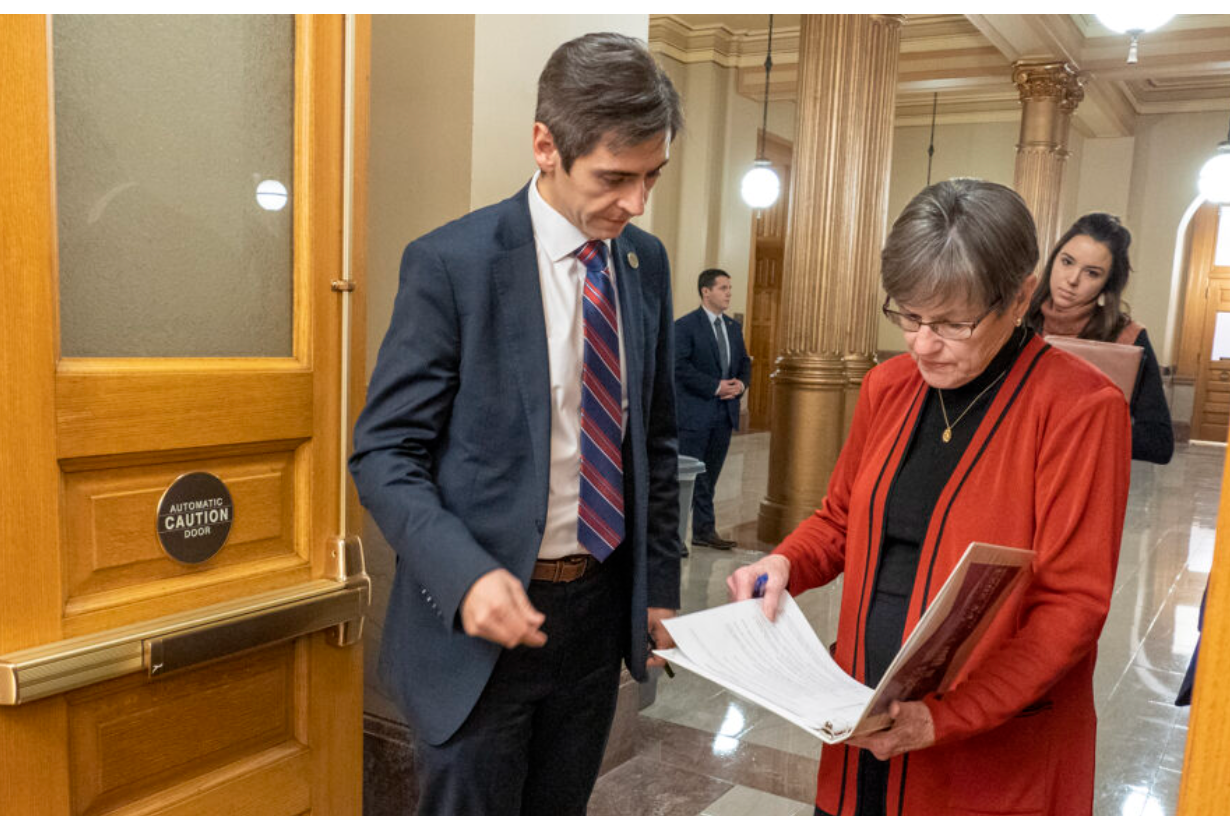 Governor scuttles deal on COVID-19 lawsuit filed by Wichita business - Vimarsana News