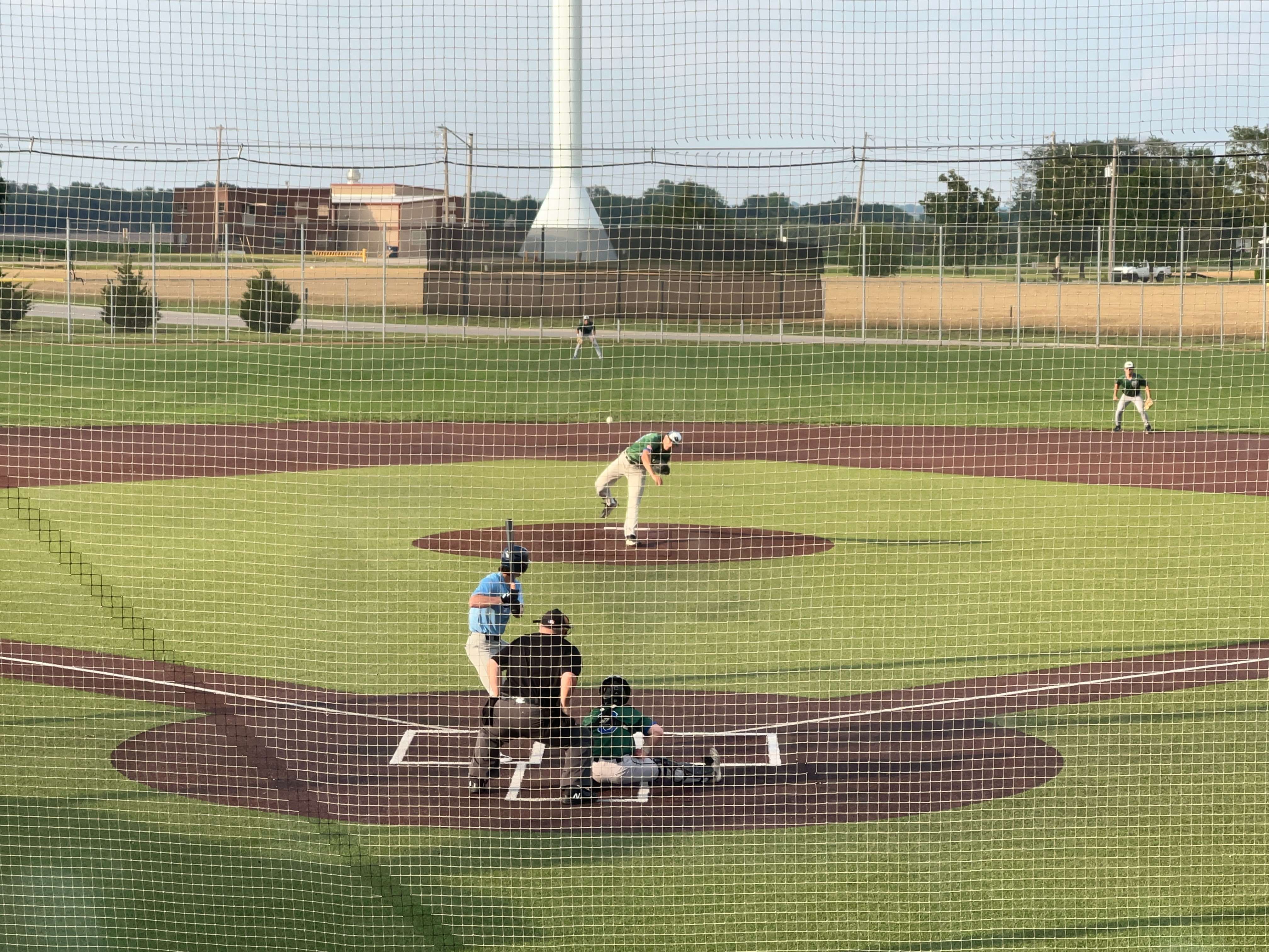 The Hutchinson Monarchs split a doubleheader with the Great Bend Bat Cats on Sunday at Wheatland Park in Buhler.