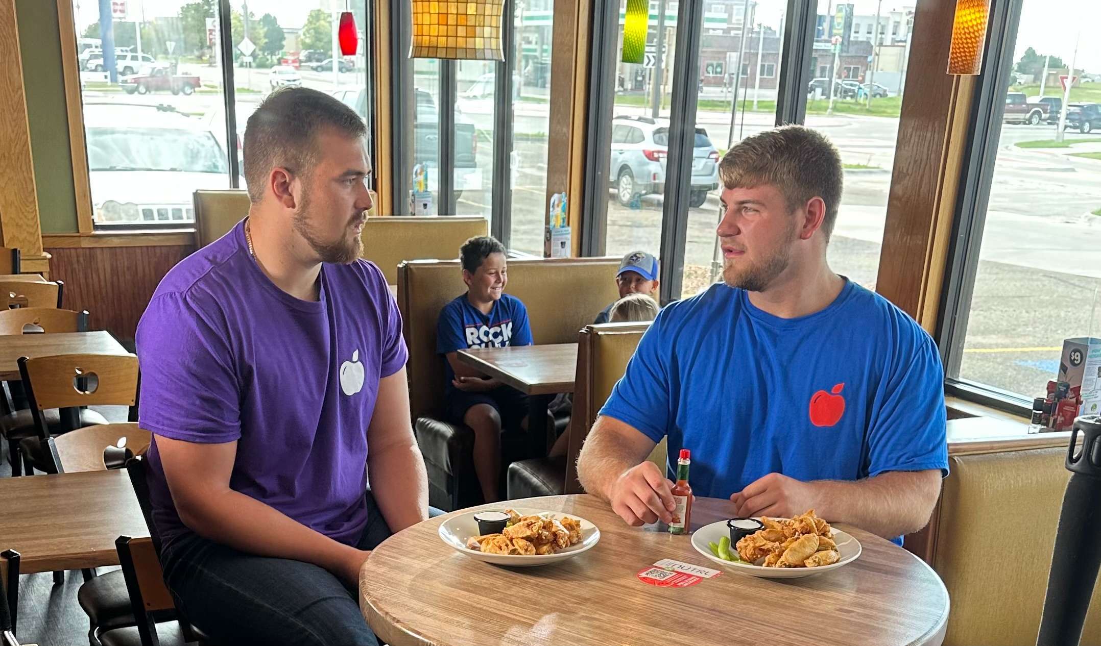N'Wester: Plainville football players, Big XII starters, featured in Applebee's commercial - Vimarsana News