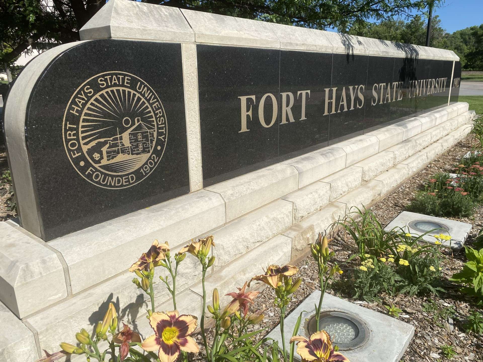 🎙 FHSU celebrates commencement award recipients