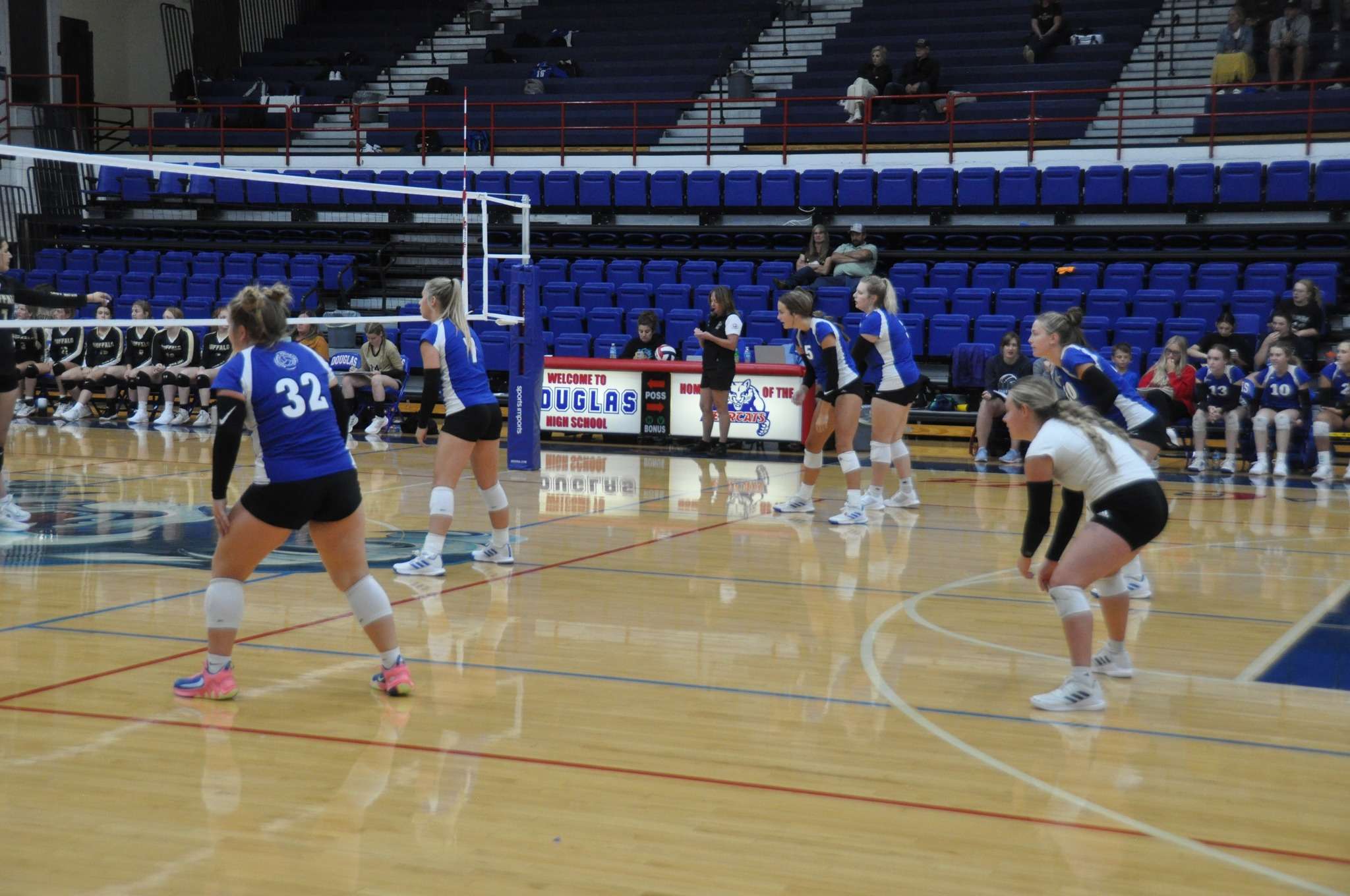 Alliance bulldogs volleyball, photo credit to Teresa Sanders.jpg